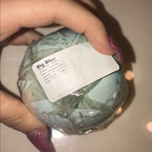 big blue bath bomb lush